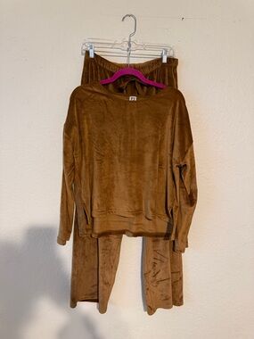 PJ Place Plush Copper Brown Velour Loungewear Set